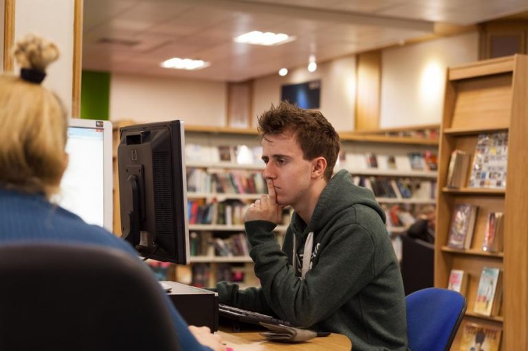 £200,000 grant to help create business hubs at Lincoln and Spalding libraries