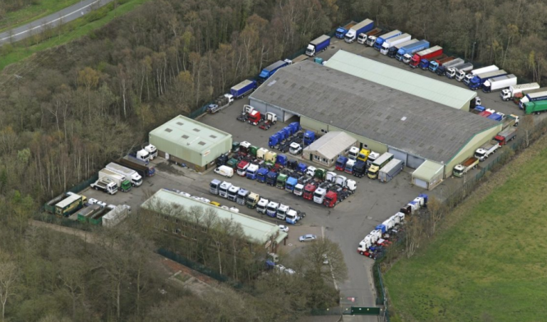 37,000 sq ft former distribution depot let in Leicestershire